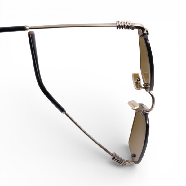 Miu Miu Smu B50 Metalgun 26C-09Z - Occhiali da sole da donna - foto 4 | Ottica Zambrelli Parma