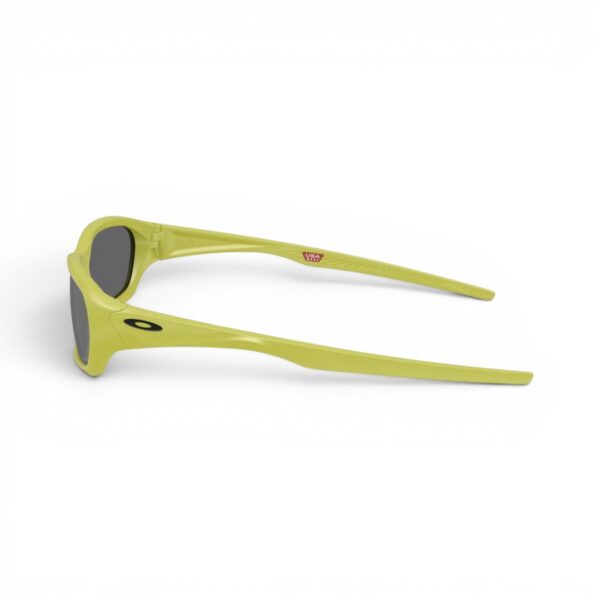 Oakley Terraforma OO 9530-04 Cactus Yellow Lime prize Black - Occhiali da sole - foto 2 | Ottica Zambrelli Parma