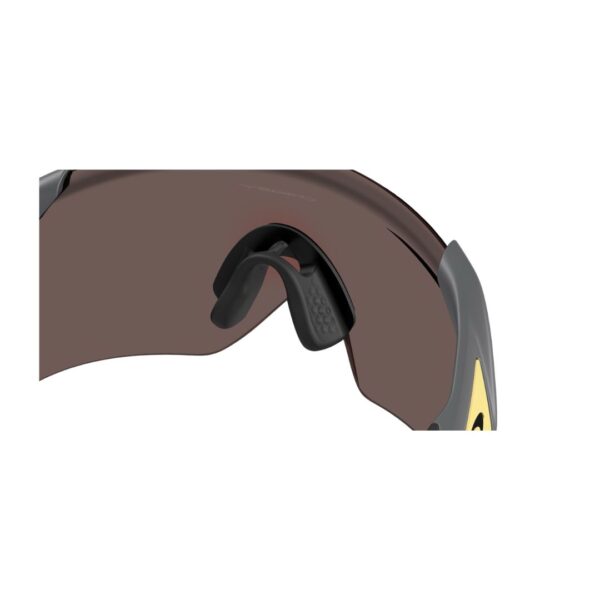 Oakley Velo Kato 9501 Matte Grey Gold 24Kt 950105 - Occhiali da sole - foto 3 | Ottica Zambrelli Parma