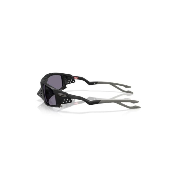 Oakley Plantaris SQ OO 9529-01 Matte Black Prizm Grey - Occhiali da sole - foto 8 | Ottica Zambrelli Parma