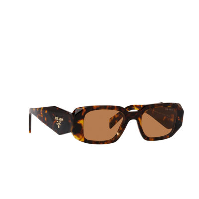 Occhiali da sole Prada PR 17WS VAU2Z1, montatura miele tartarugato e lenti marrone scuro, vista a tre quarti
